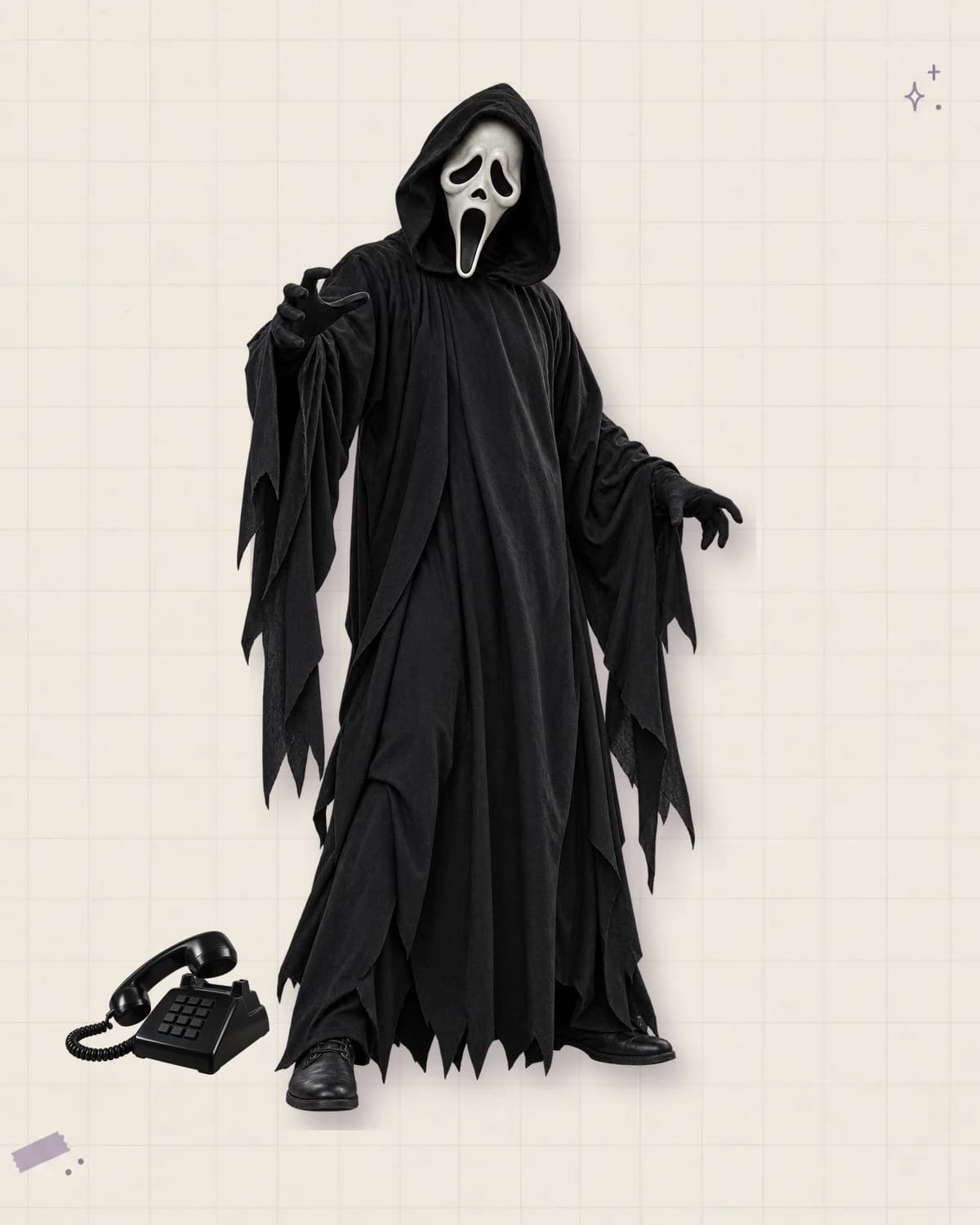 Ghostface clássico com máscara branca alongada e túnica preta com capuz, acompanhado por um telefone preto